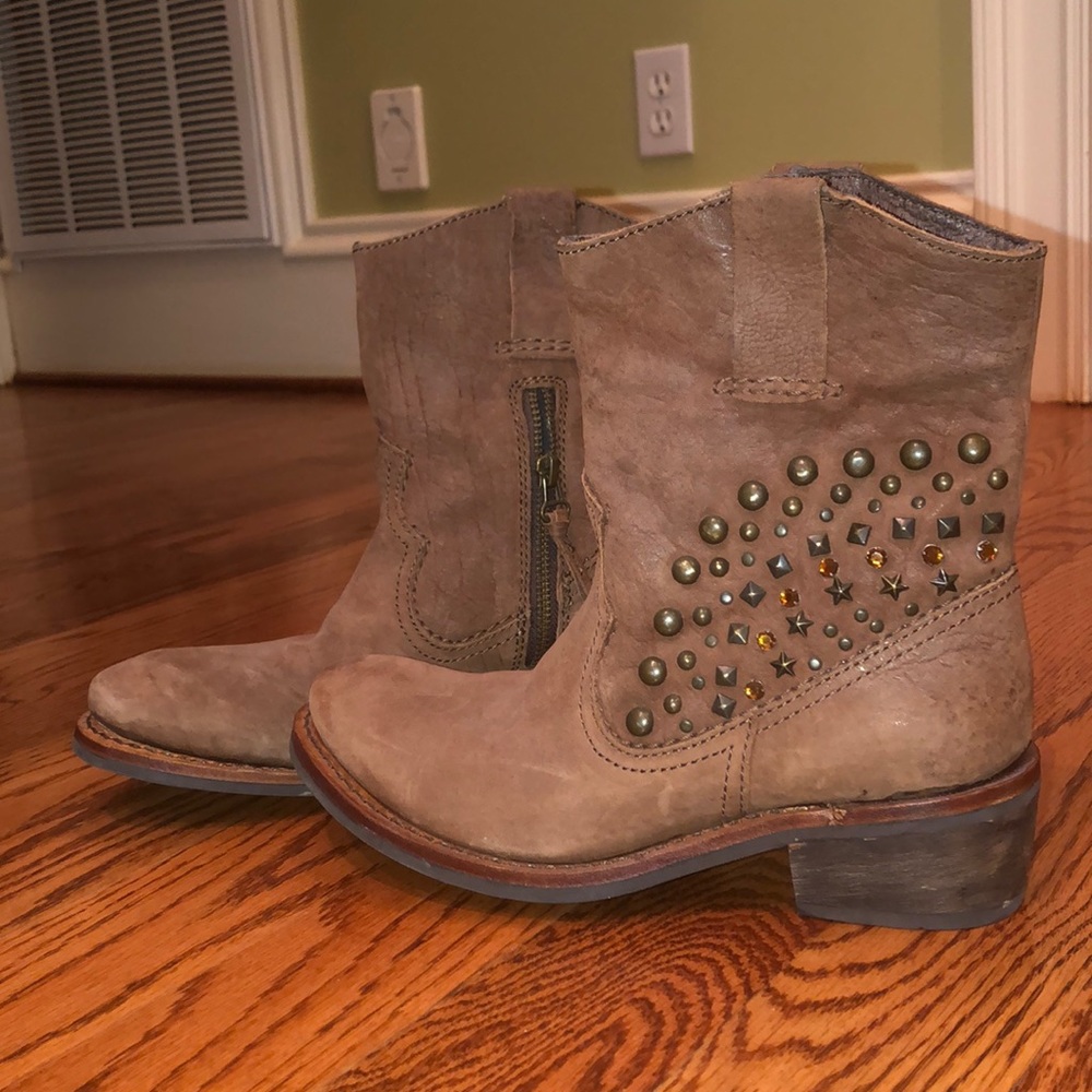 NEW Bussola Boots